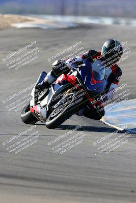 media/Jan-09-2022-SoCal Trackdays (Sun) [[2b1fec8404]]/Turns 9 and 8 (920am)/